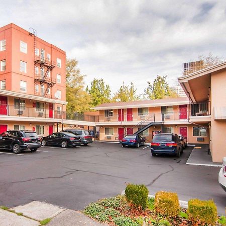 Econo Lodge City Center Portland Exteriör bild